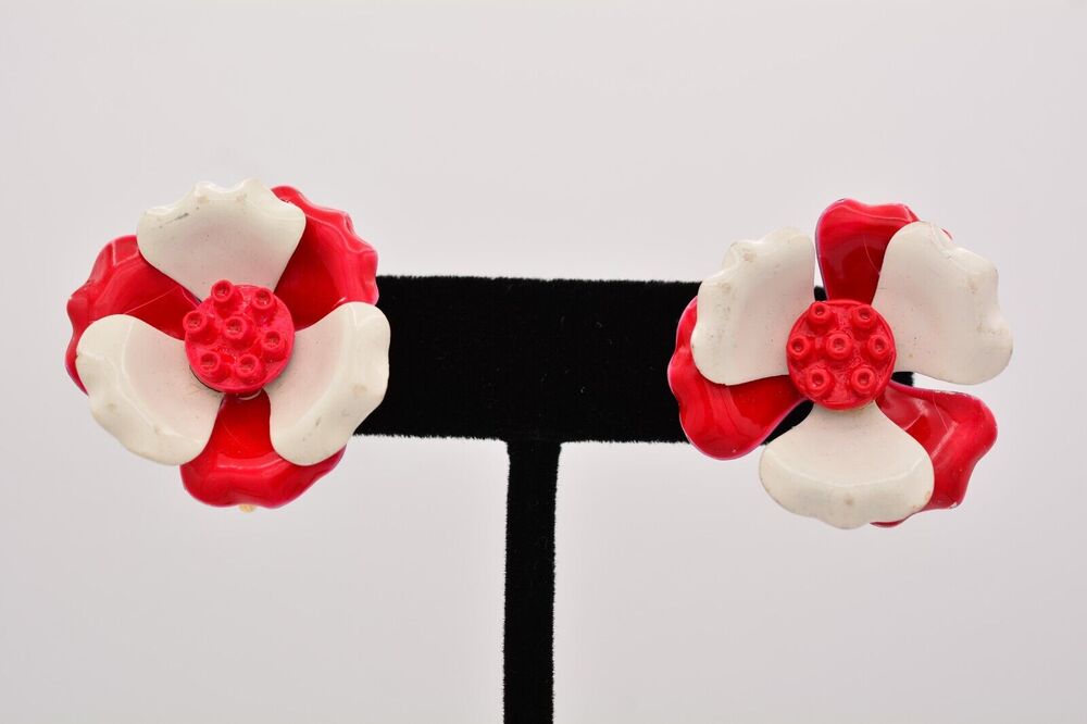 Vintage Enamel Flower Clip On Earrings Red White 3D Petal Chunky 1970s BinAF
